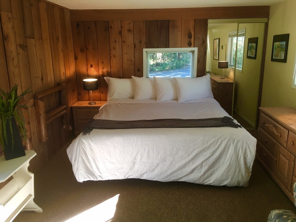 Lakeshore on Salt Spring | 175 Suffolk Rd, Salt Spring Island, BC V8K 1L9, Canada | Phone: (250) 537-2214