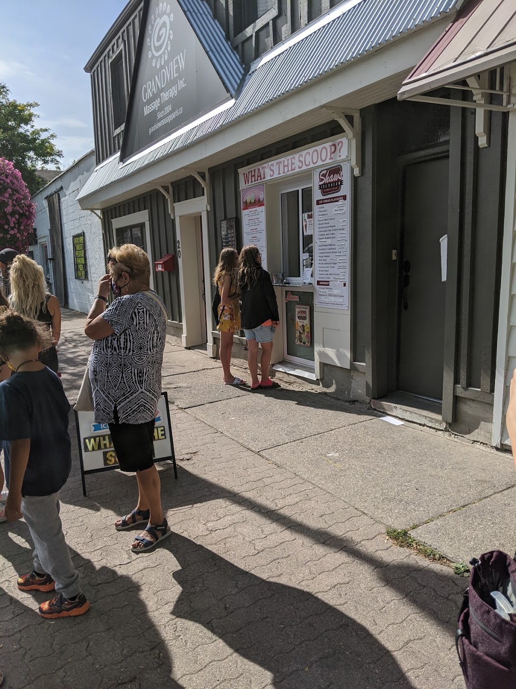 Paris Whats The Scoop? | 20 Mechanic St, Paris, ON N3L 1J9, Canada | Phone: (519) 771-0473