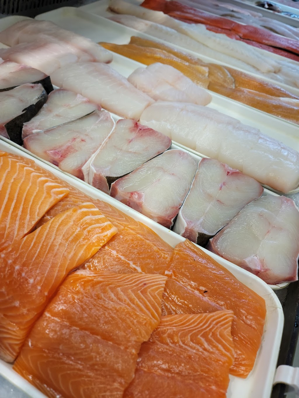 North Sea Fish Market Willow Park | 10816 Macleod Trail SE unit #300, Calgary, AB T2J 5N8, Canada | Phone: (403) 225-3460
