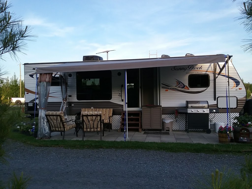 Camping Plage des Sources | 1224 QC-139, Wickham, QC J0C 1S0, Canada | Phone: (819) 398-6636