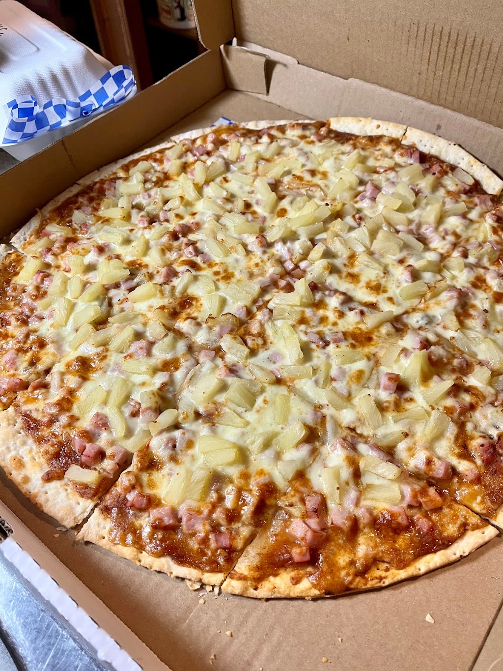 Niakwa Pizza Transcona | 201 Melrose Ave E, Winnipeg, MB R2C 0B1, Canada | Phone: (204) 777-1990