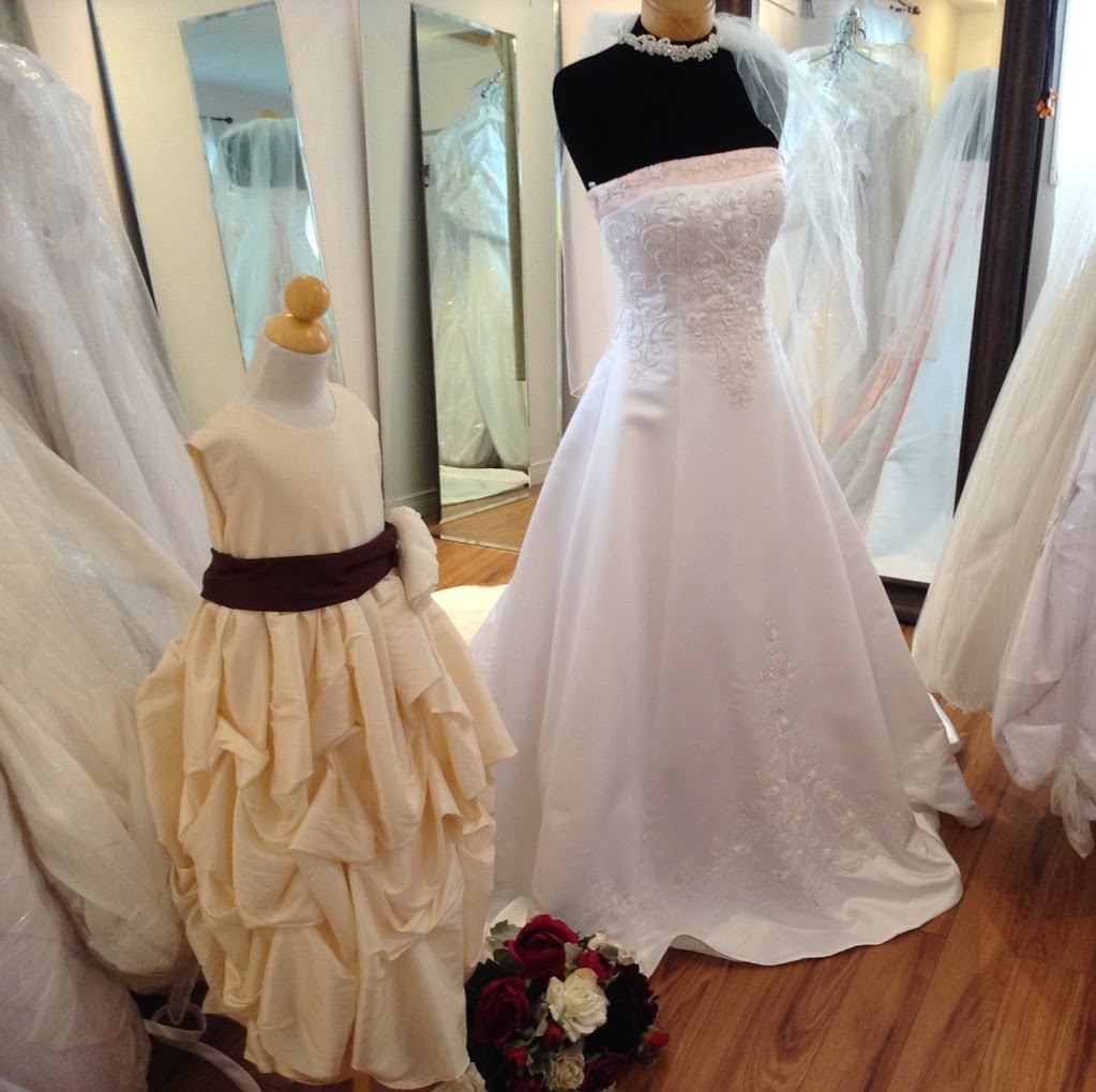 Bon Amie Bridal | 580 Durham Regional Rd 21, Port Perry, ON L9L 1B5, Canada | Phone: (905) 985-0921