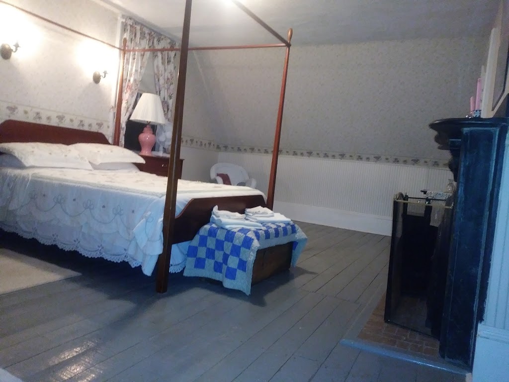 Bulwinkles Place | 11 Breakwater St, Souris, PE C0A 2B0, Canada | Phone: (502) 545-0124
