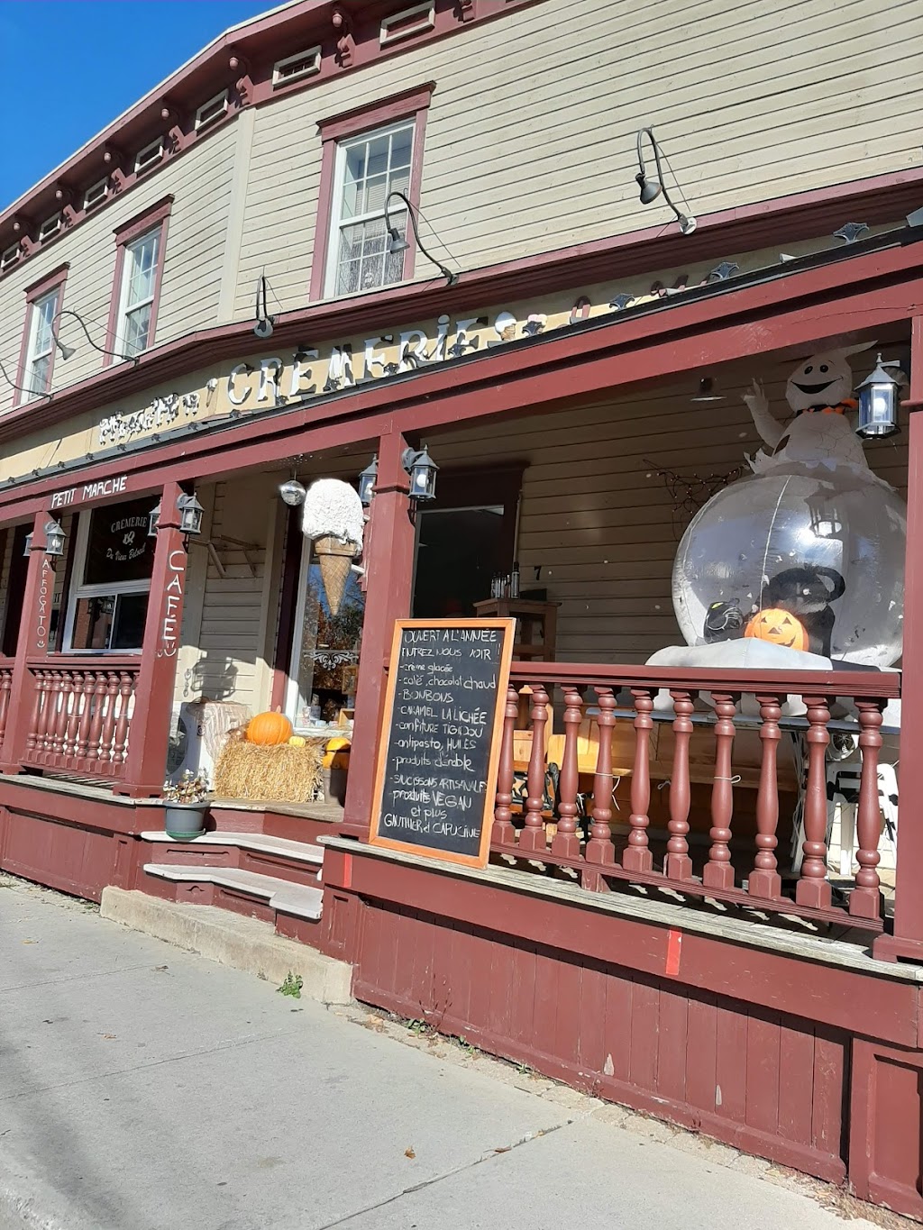 Crémerie Du Vieux Beloeil | 7 Rue Saint-Jean-Baptiste, Beloeil, QC J3G 2T8, Canada | Phone: (450) 446-1819