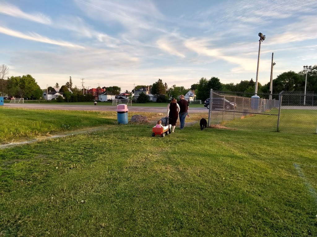 Kinburn Community Centre | 3045 Kinburn Side Rd, Kinburn, ON K0A 2H0, Canada | Phone: (613) 832-2481