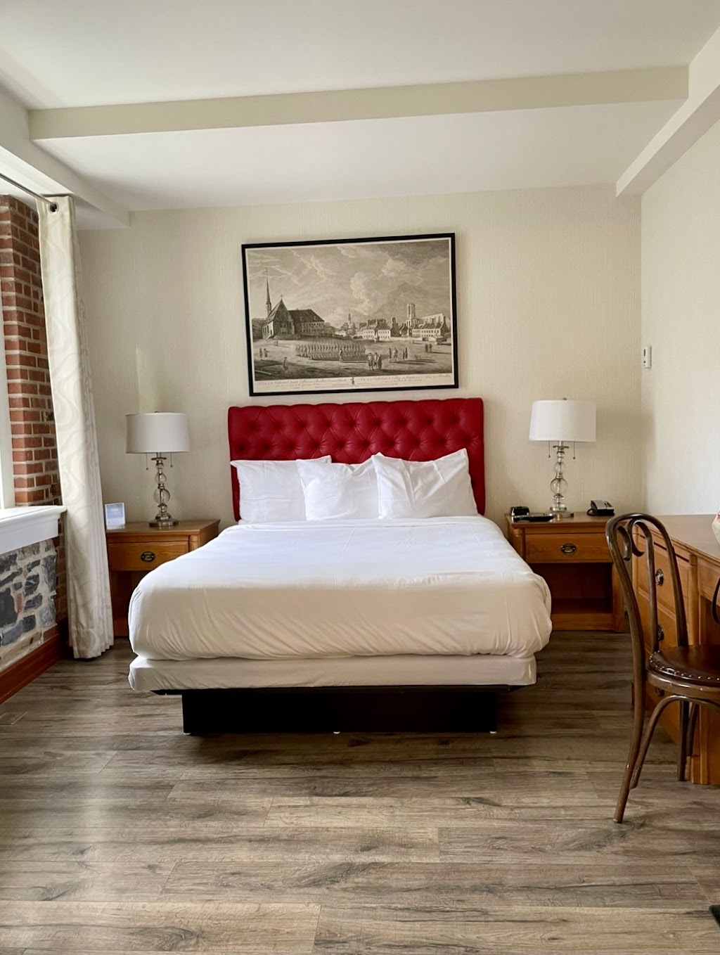 Auberge Du Tresor | 20 Rue Sainte-Anne, Québec, QC G1R 3X2, Canada | Phone: (418) 694-1876