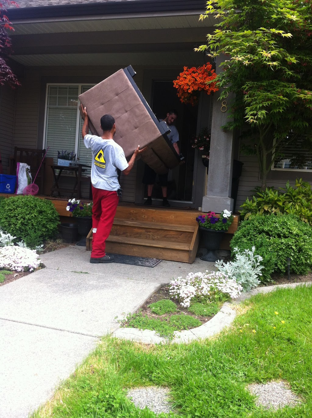 Papasmoving.com | 826 W 68th Ave, Vancouver, BC V6P 2V2, Canada | Phone: (604) 782-6683