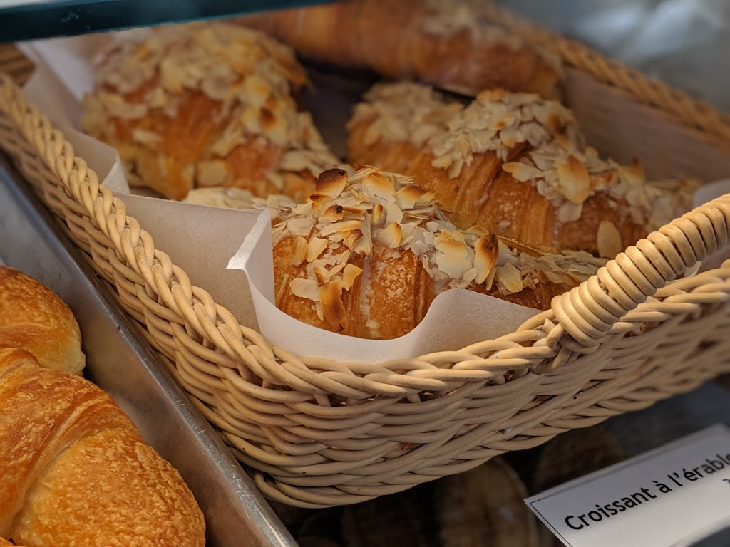 La Valse Des Pains Inc | 12 Rue du Dépôt, Sutton, QC J0E 2K0, Canada | Phone: (450) 538-2323