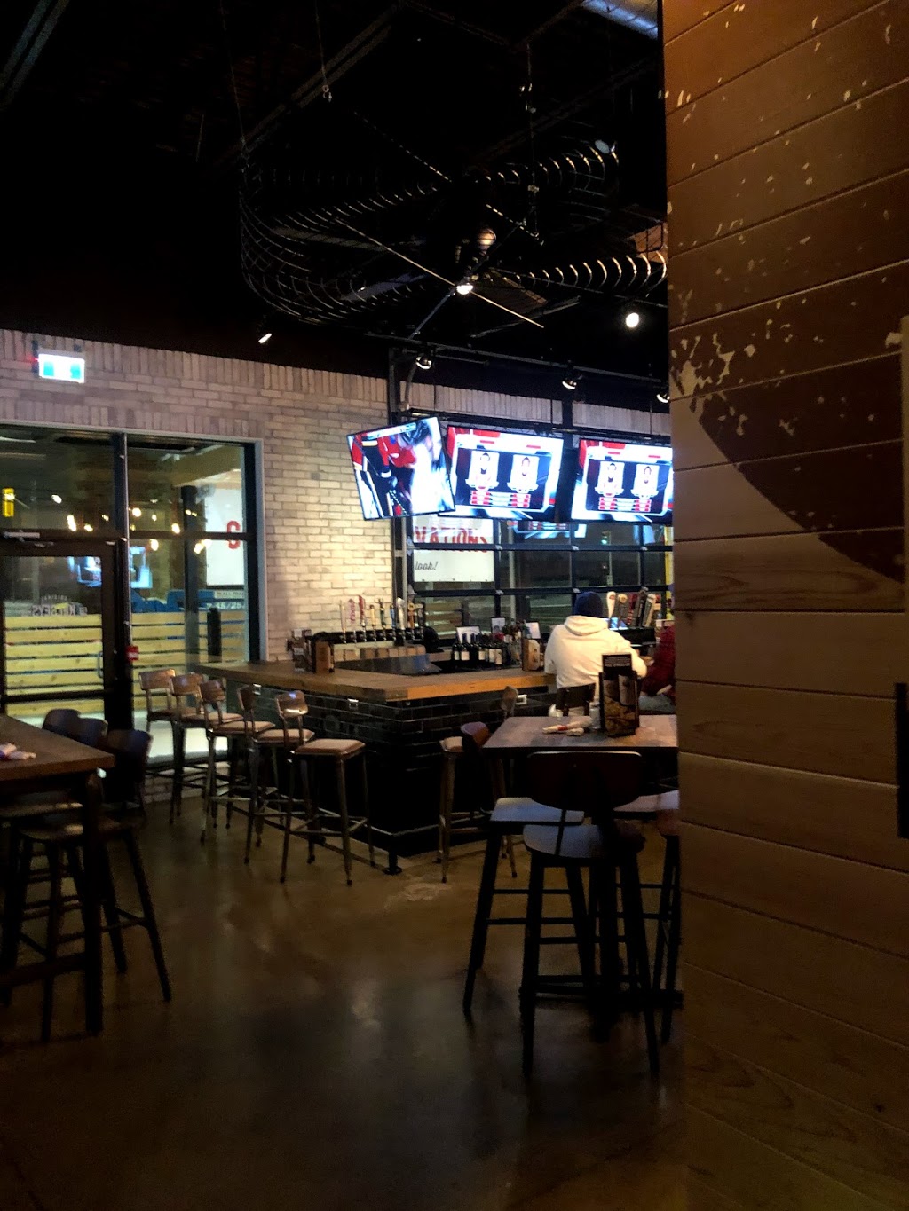 Kelseys Original Roadhouse | 8225 Financial Dr, Brampton, ON L6Y 1M1, Canada | Phone: (289) 323-0900
