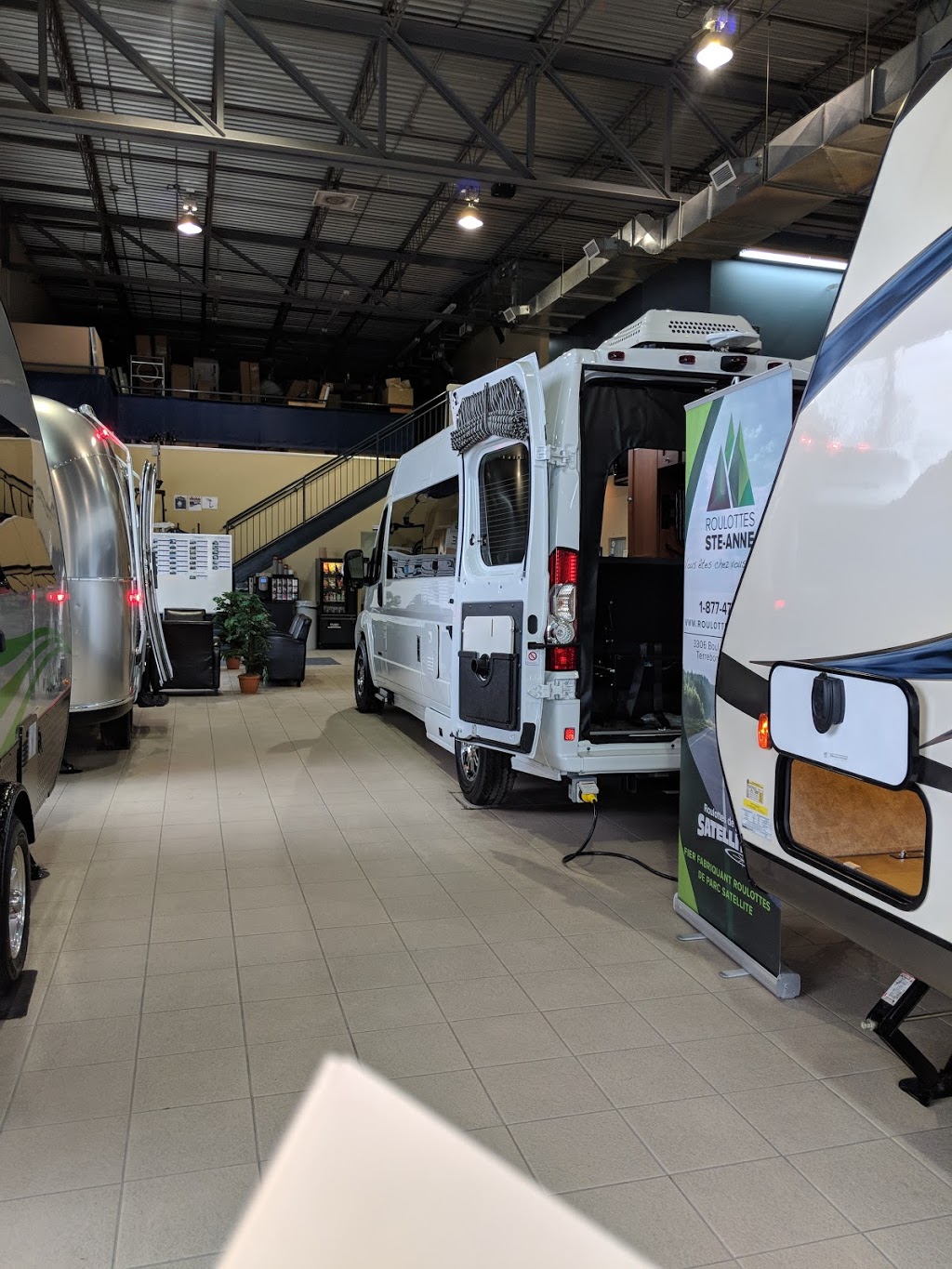 Roulottes Ste-Anne | 3306 Boulevard des Entreprises, Terrebonne, QC J6X 4J8, Canada | Phone: (877) 477-1803