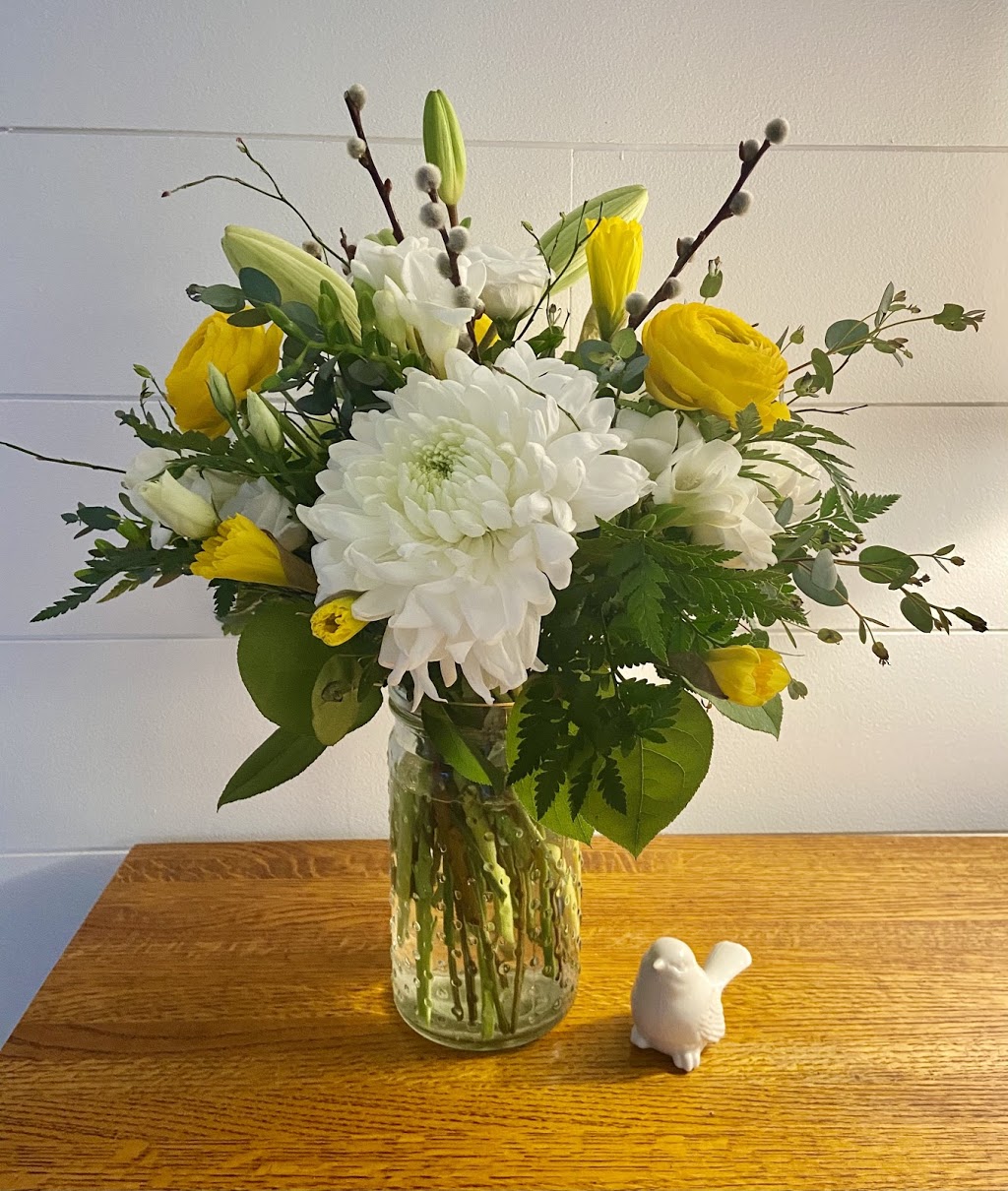 Jane Marshall Flowers | 112 Lindgren Rd W, Huntsville, ON P1H 1Y2, Canada | Phone: (705) 789-3615