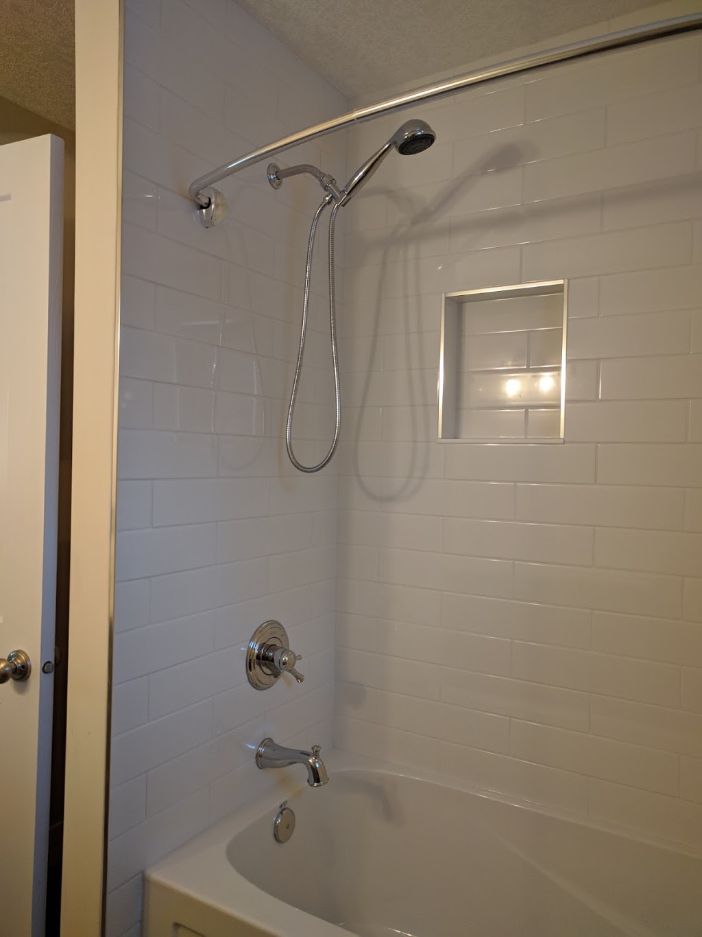 BathCrew Renovations Inc. | 14827 Yellowhead Trail #101, Edmonton, AB T5L 3C5, Canada | Phone: (780) 761-2284