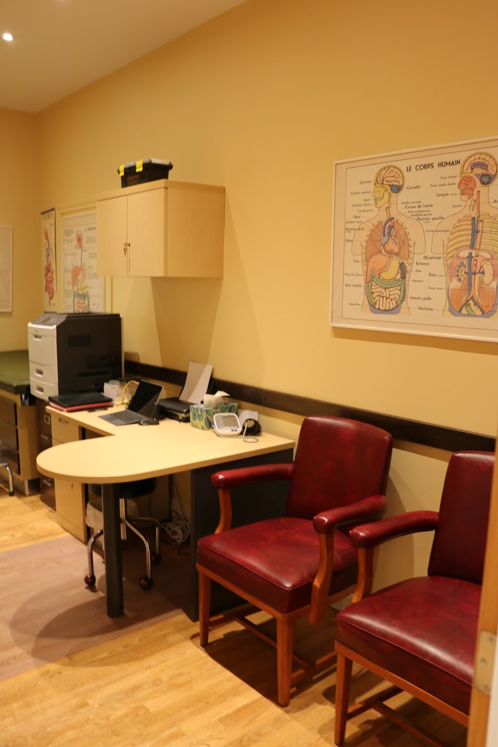 Pharmacie Medici Pharmacy | 1200 Colonial Rd #100, Navan, ON K4B 1J5, Canada | Phone: (613) 429-4100