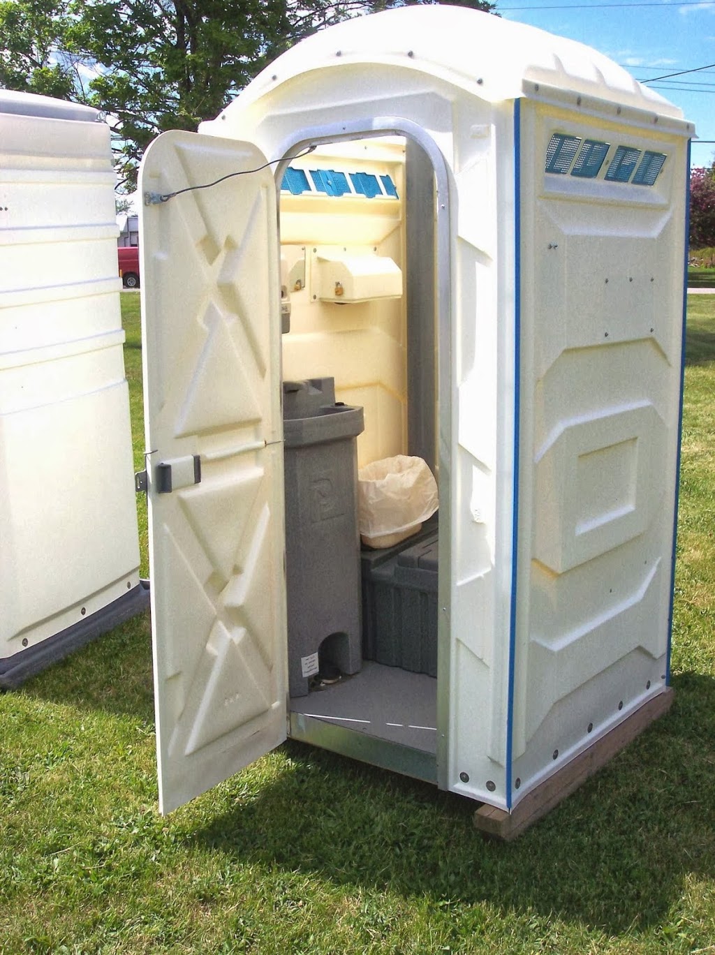 Campbells Portable Toilets | 5463 ON-6, Guelph, ON N1H 6J2, Canada | Phone: (519) 822-1521