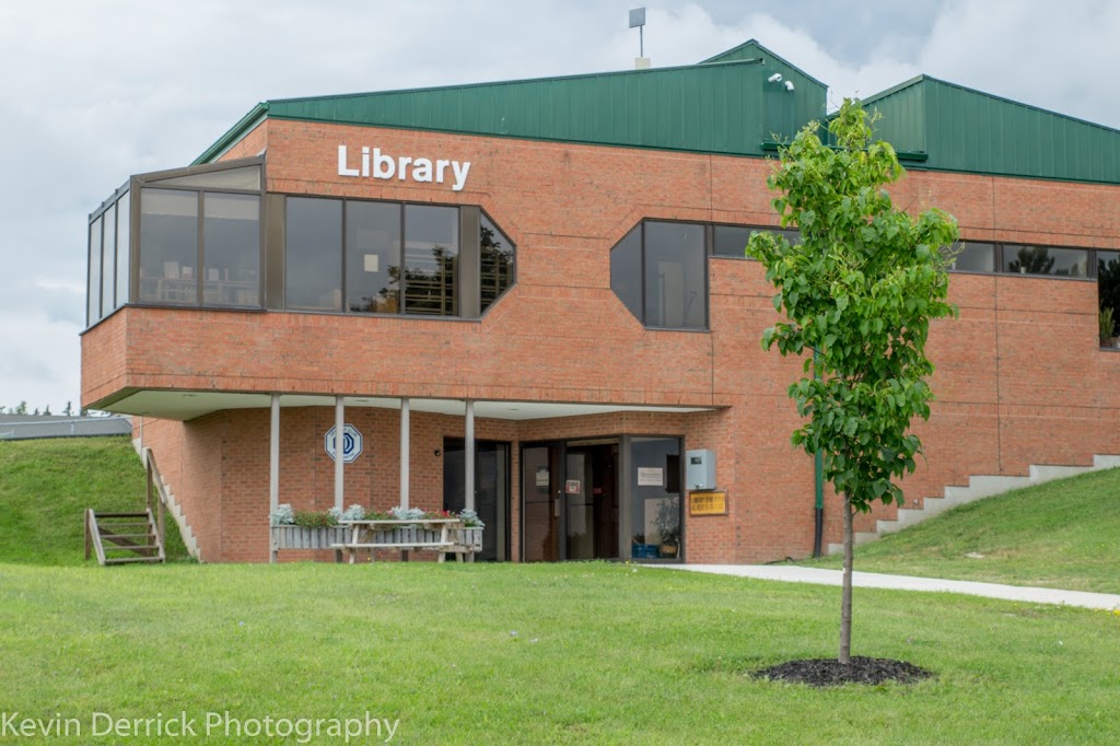 Selwyn Public Library - Ennismore | 551 Ennis Rd, Ennismore, ON K0L 1T0, Canada | Phone: (705) 292-8022