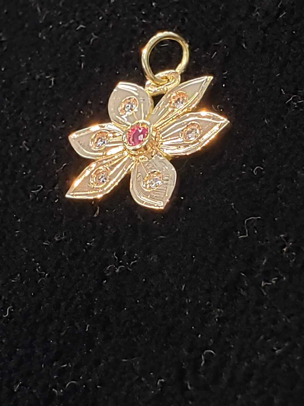 Gold Market The | 600 Ontario St, St. Catharines, ON L2N 7H8, Canada | Phone: (905) 937-5375