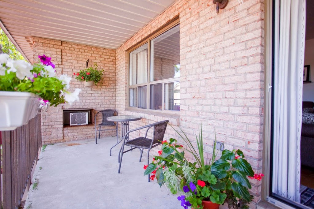 Tycourt Apartments and Townhomes | 1420 Tyandaga Park Dr #1c, Burlington, ON L7P 1N3, Canada | Phone: (905) 335-3001