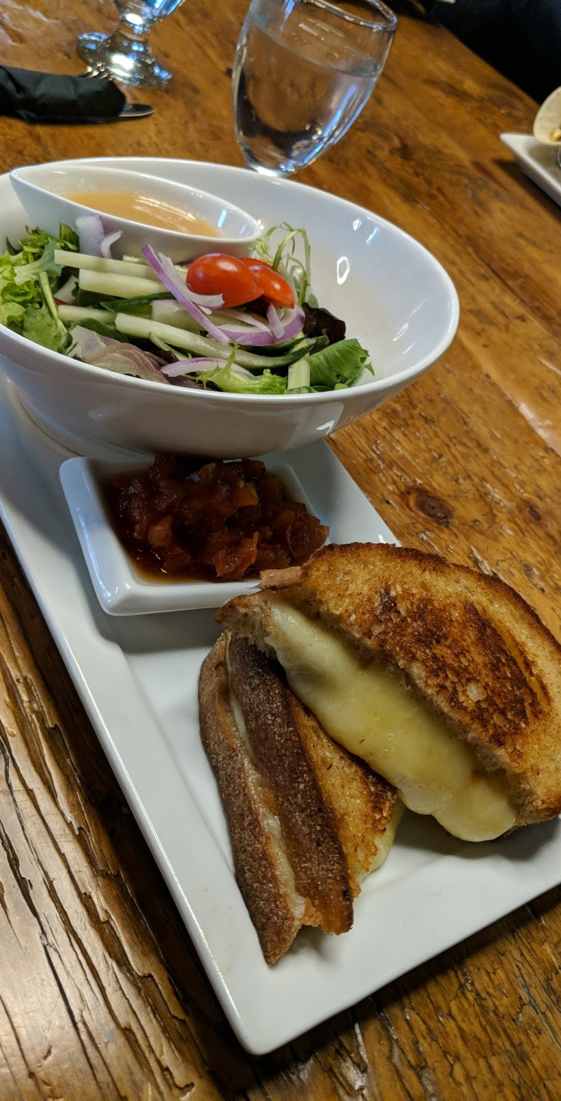 Grain Food Lounge | 121 Charles St W, Kitchener, ON N2G 1H7, Canada | Phone: (519) 804-9088