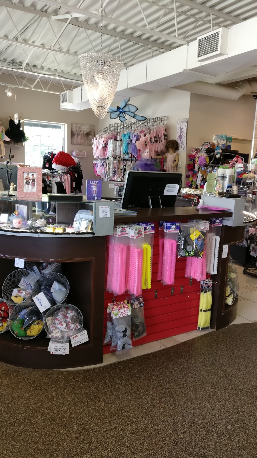 Shop Skating Plus Inc | 3800, boul de la Concorde E, Laval, QC H7E 2C9, Canada | Phone: (450) 661-6655
