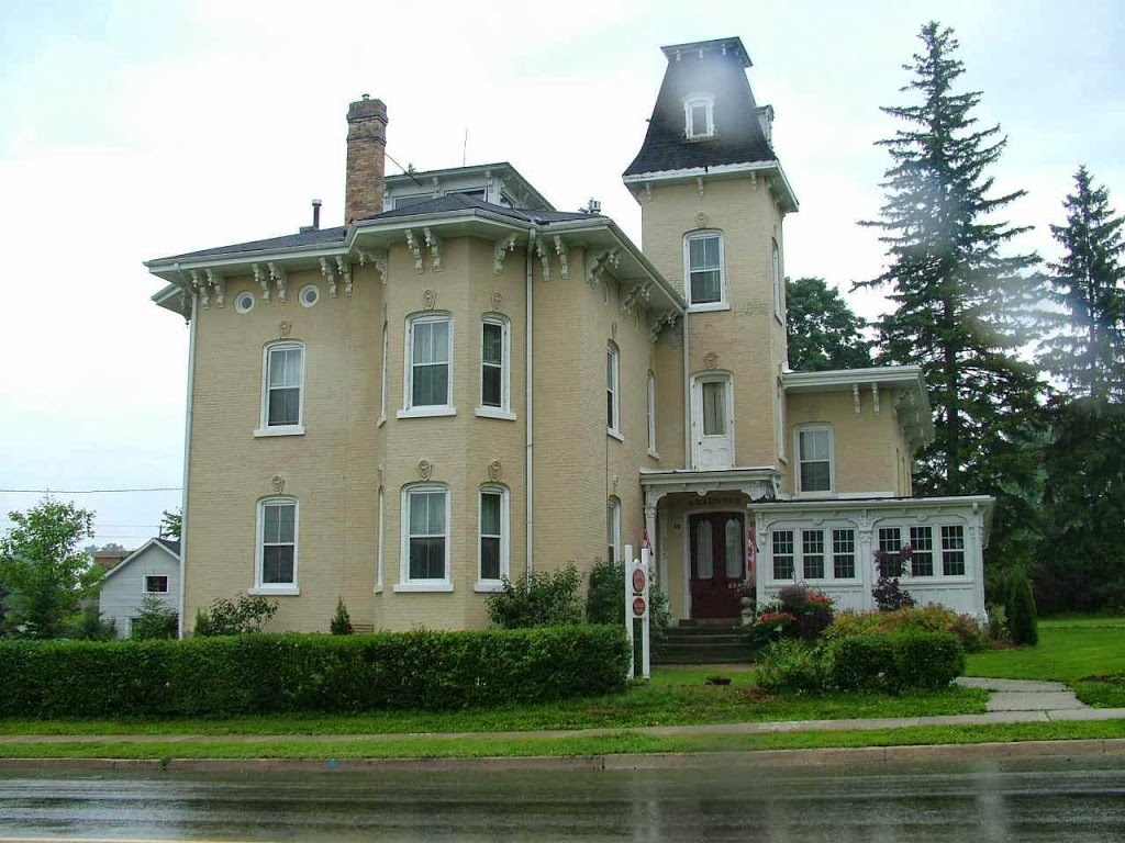 Hardwood Haven Bed & Breakfast | 555 Main St W, Listowel, ON N4W 1A9, Canada | Phone: (519) 418-0555