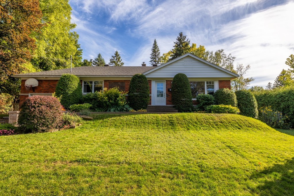 Linda Sestock Real Estate | 263C Boul. Saint-Jean, Pointe-Claire, QC H9R 3J1, Canada | Phone: (514) 984-7685