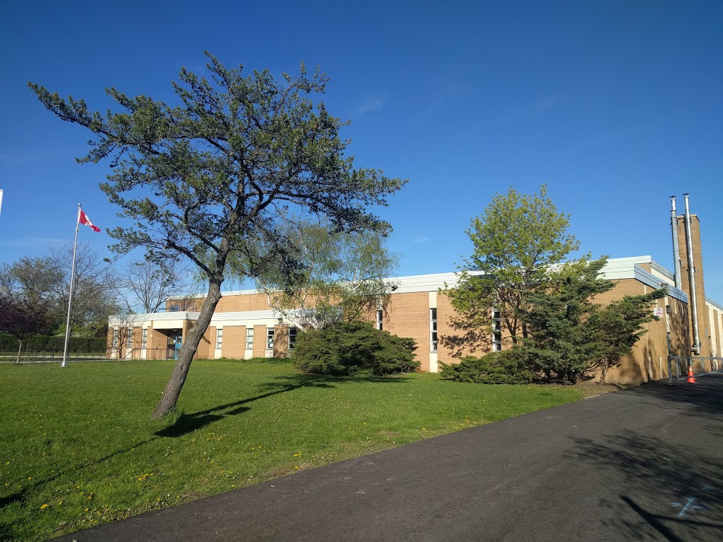 Homelands Sr Public School | 2420 Homelands Dr, Mississauga, ON L5K 1H2, Canada | Phone: (905) 822-2031