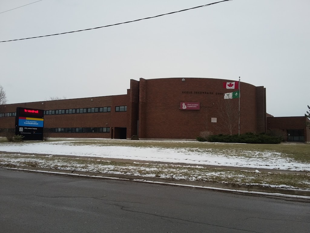 School Secondary Confédération | 670 Tanguay Ave, Welland, ON L3B 4G2, Canada | Phone: (905) 732-1361
