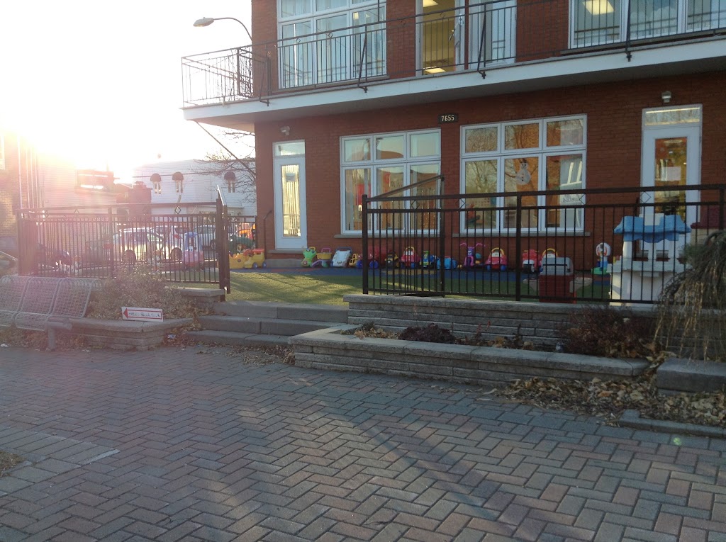 Garderie La Petite Academie Centrale | 7655 Rue Centrale, LaSalle, QC H8P 1L2, Canada | Phone: (514) 364-5554