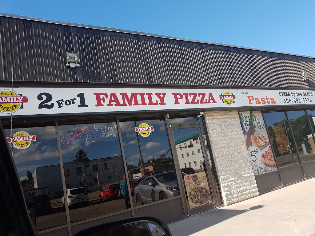 Family Pizza | 410 Lillooet St W, Moose Jaw, SK S6H 7T1, Canada | Phone: (306) 692-5336