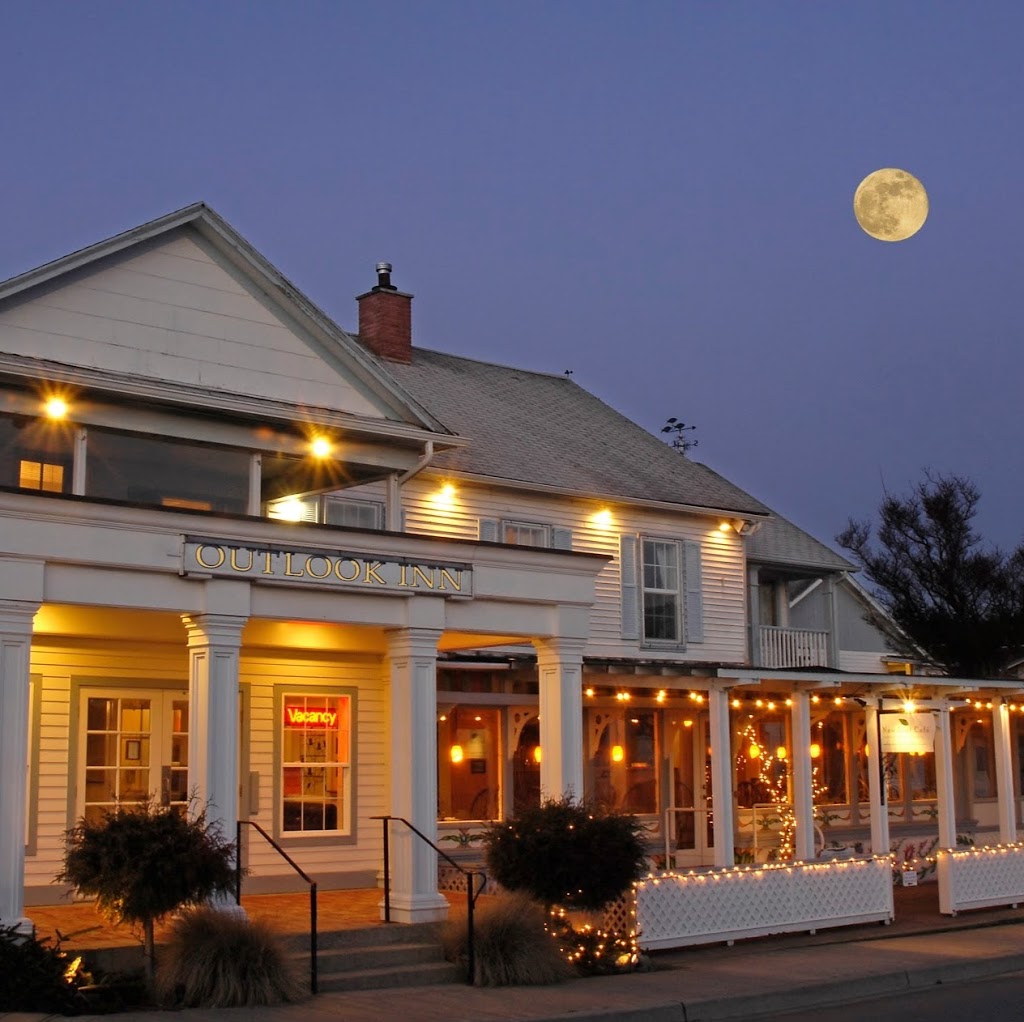 Outlook Inn and New Leaf Cafe on Orcas Island | 171 Main St, Eastsound, WA 98245, USA | Phone: (360) 376-2200