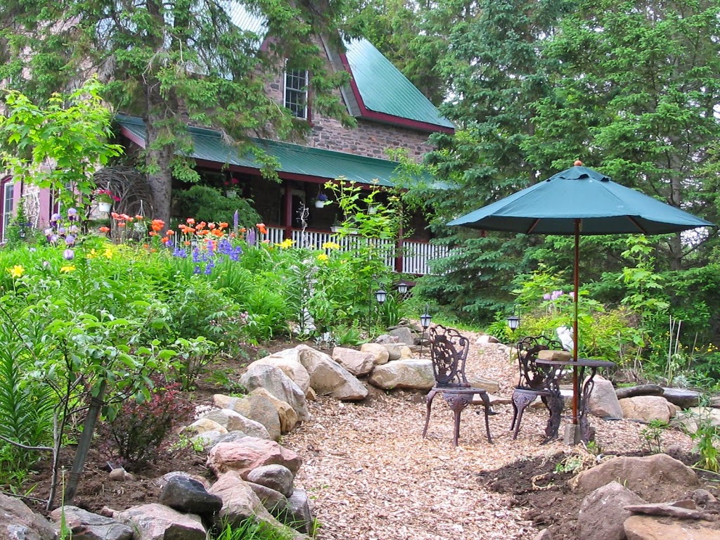 Morgan House Bed and Breakfast and Wool Works | 83 Morgans Rd, Huntsville, ON P1H 1A2, Canada | Phone: (705) 380-2566
