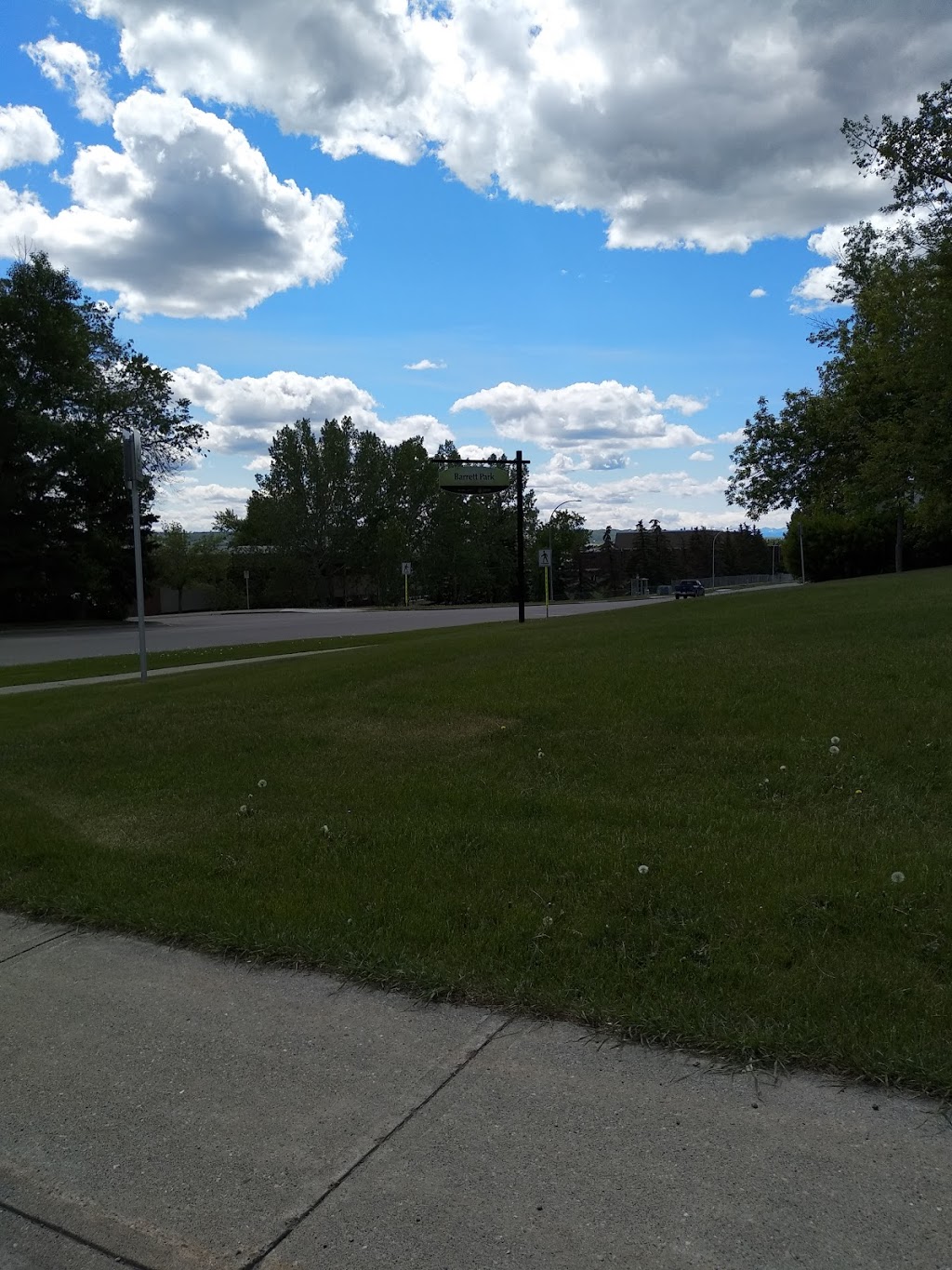 Brentwood Area 2 Off Leash Dog Park | 3315 Barrett Pl NW, Calgary, AB T2L 1W5, Canada