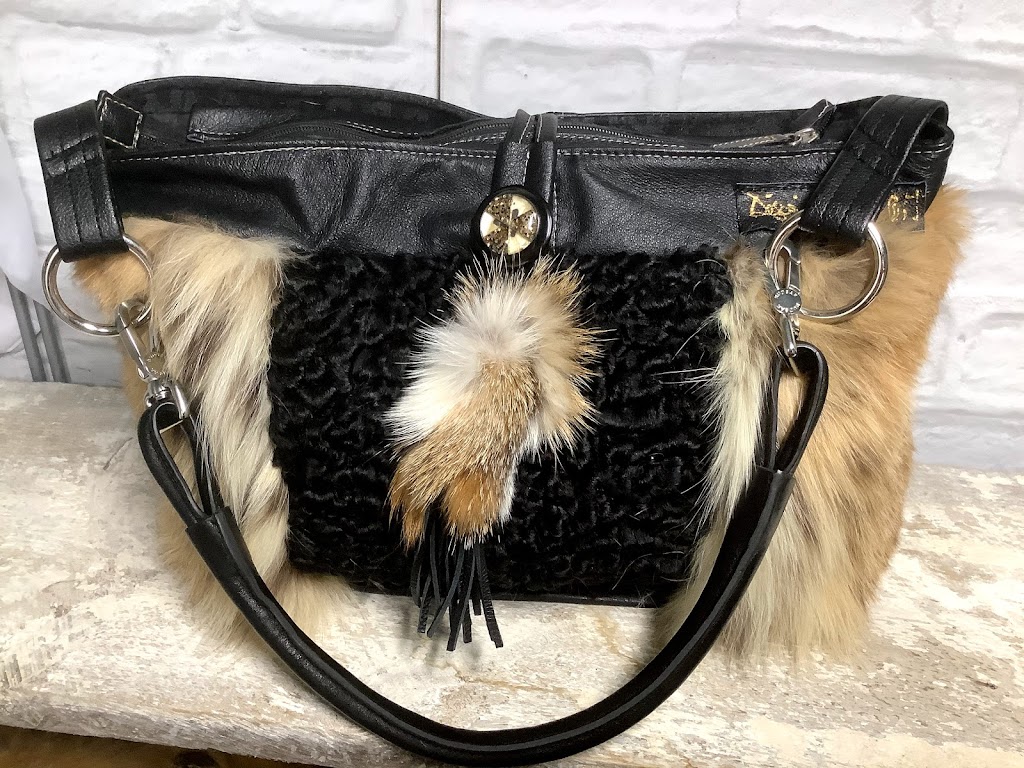 Désign Inédit Mode Accessoires | 538 Rue Létourneau, Mont-Saint-Hilaire, QC J3H 3L3, Canada | Phone: (450) 813-6890