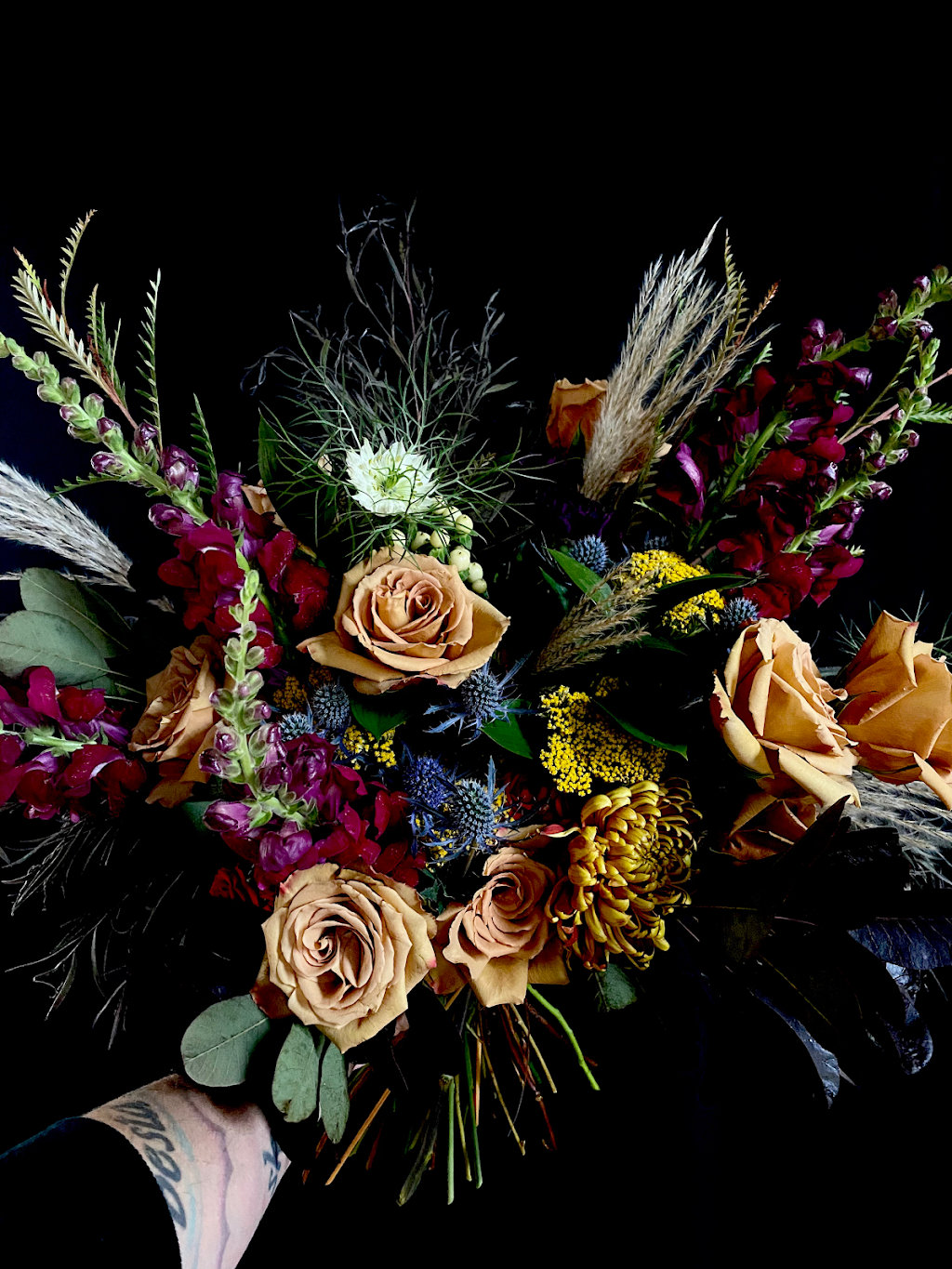 Cut Floral Studio | 82 Entrance Dr, Bracebridge, ON P1L 1H3, Canada | Phone: (647) 282-9290
