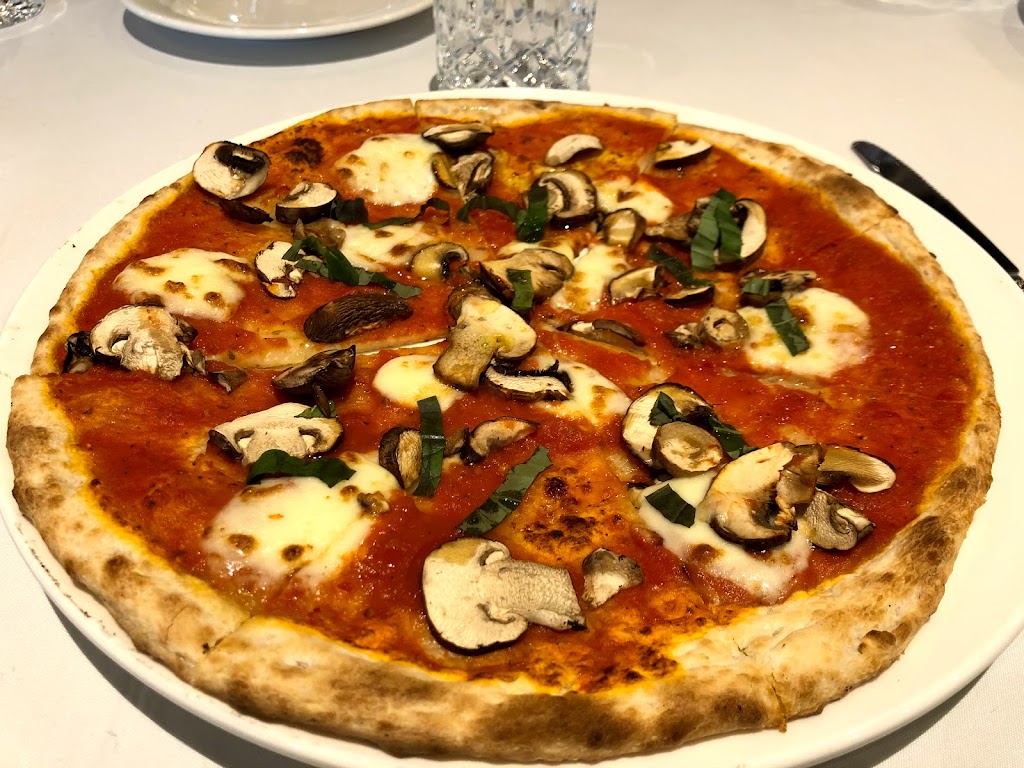 Vittorios Italian Eatery | 6380 Fallsview Blvd, Niagara Falls, ON L2G 7X5, Canada | Phone: (905) 358-2672