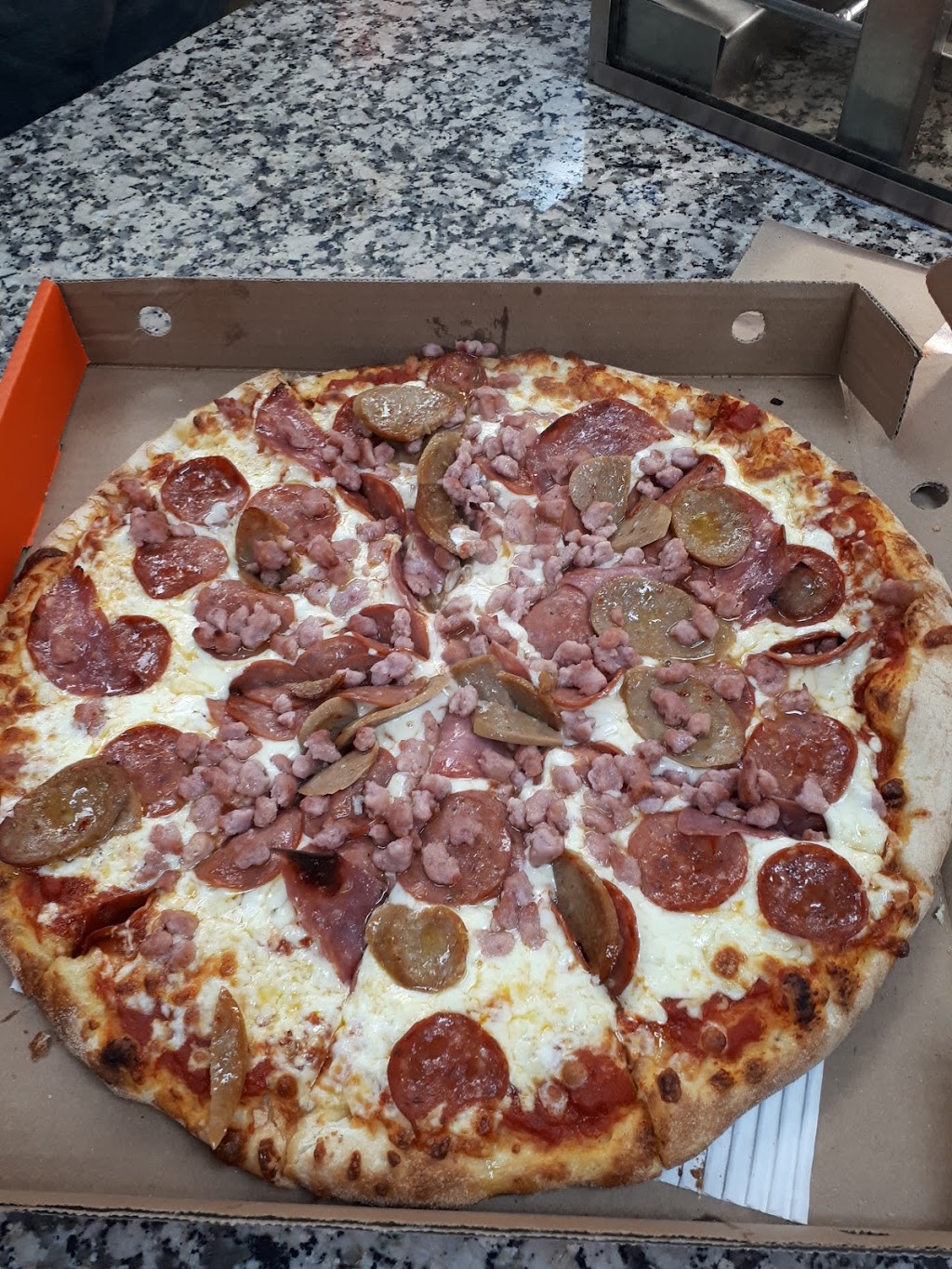 Pizza Pizza | 1225 Wonderland Rd N, London, ON N6G 2V9, Canada | Phone: (519) 667-1111