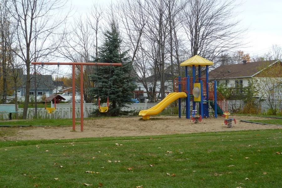 Parc du Château | 1335 Rue Gilles Lupien, Trois-Rivières, QC G0X, Canada | Phone: (819) 374-2002