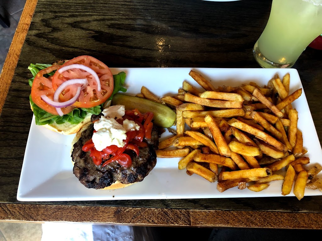 The Goose & Gridiron | 317 St Lawrence St, Merrickville, ON K0G 1N0, Canada | Phone: (613) 269-2094