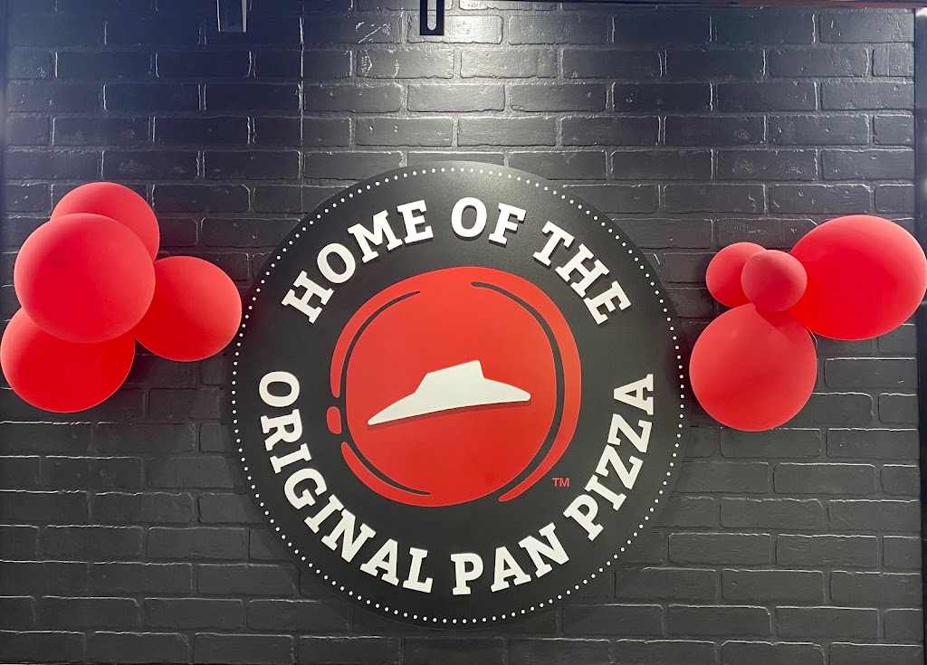 Pizza Hut Wasaga Beach | 1360 Mosley St, Wasaga Beach, ON L9Z 2C5, Canada | Phone: (705) 352-4242