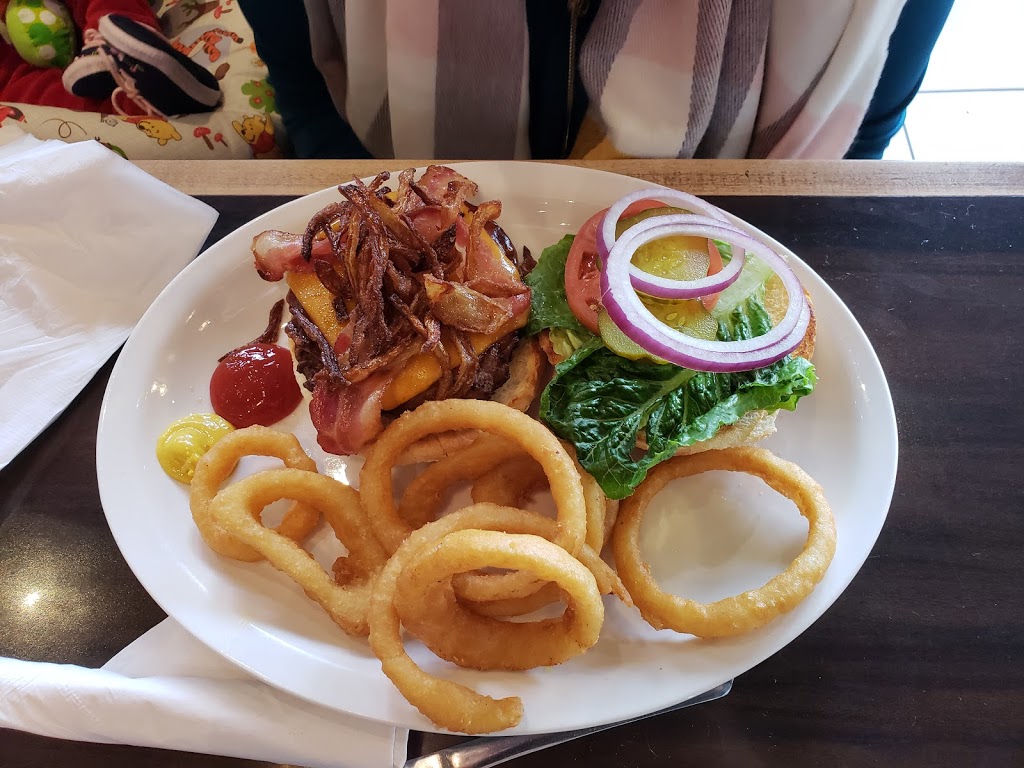 Red Onion Caledon | 14010 Hurontario St, Inglewood, ON L7C 2E1, Canada | Phone: (905) 838-0001
