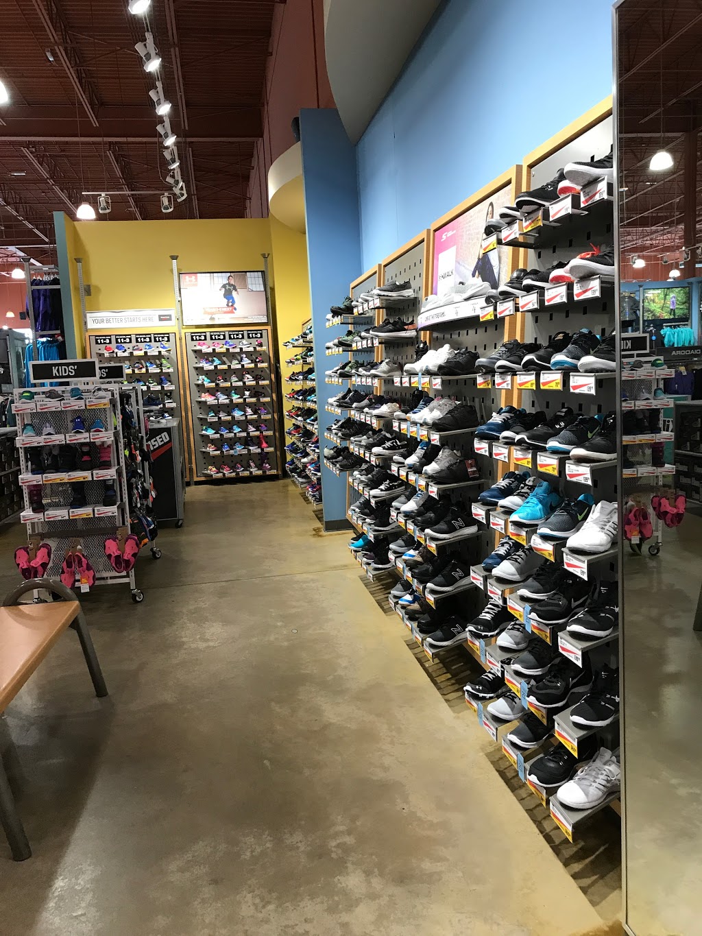 Sport Chek | 7850 Weston Rd Building B, Woodbridge, ON L4L 9N8, Canada | Phone: (905) 264-2848