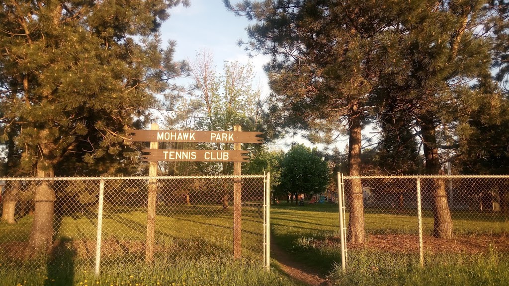 Mohawk Park Tennis Club | 2409 Delkus Crescent, Mississauga, ON L5A 1K8, Canada | Phone: (416) 993-9665