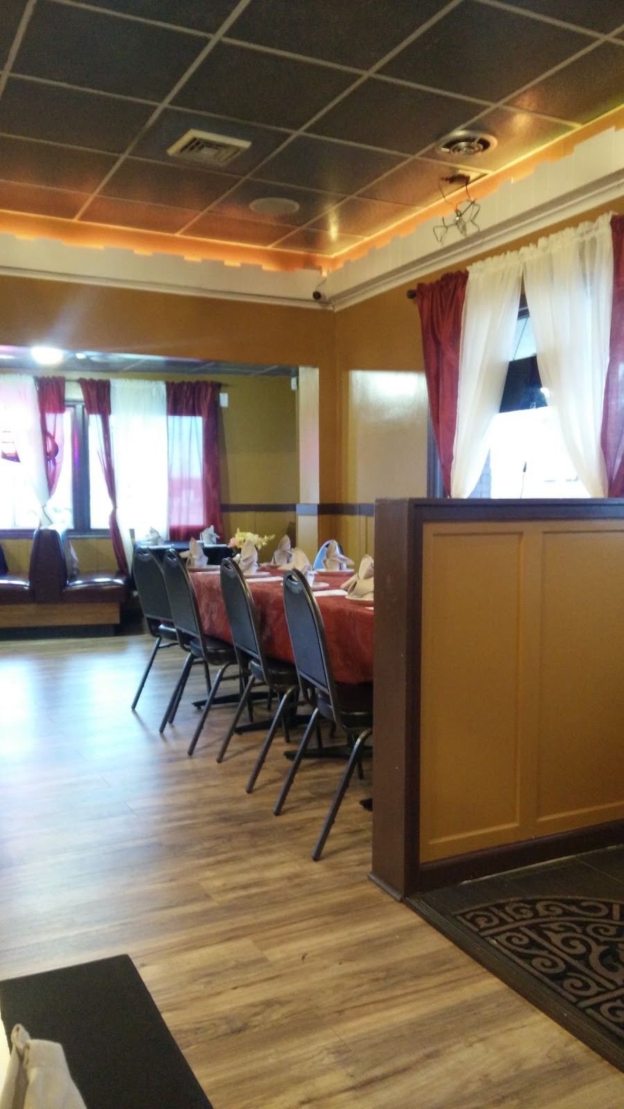 Mandalay Restaurant & Bar (Authentic Burmese & Thai Cuisine) | 6621 Niagara Falls Blvd, Niagara Falls, NY 14304, USA | Phone: (716) 283-8100
