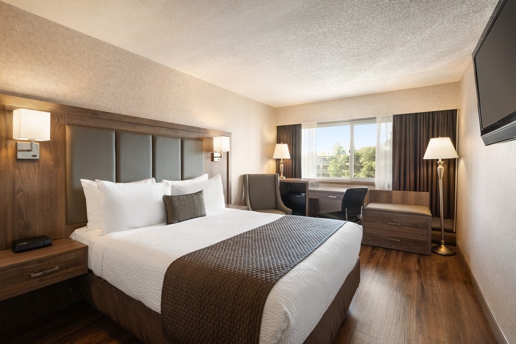 Days Inn by Wyndham Victoria On The Harbour | 427 Belleville St, Victoria, BC V8V 1X3, Canada | Phone: (250) 386-3451