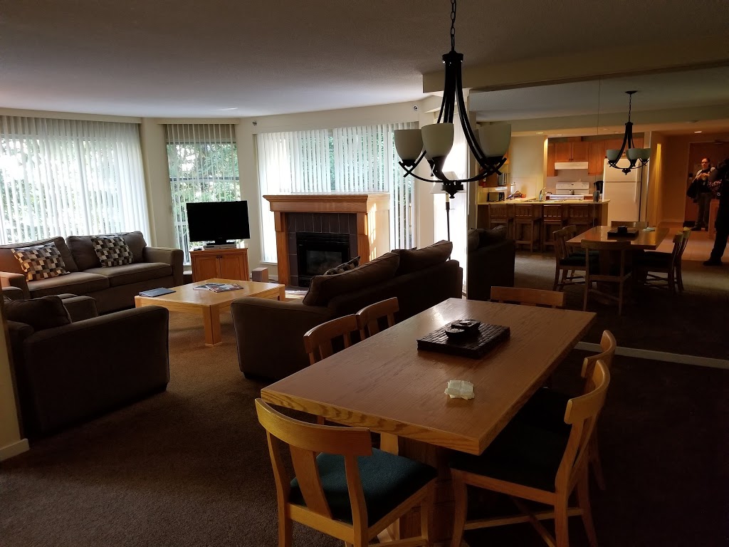 The Woodrun Lodge | 4910 Spearhead Pl, Whistler, BC V0N 1B4, Canada | Phone: (604) 932-0100