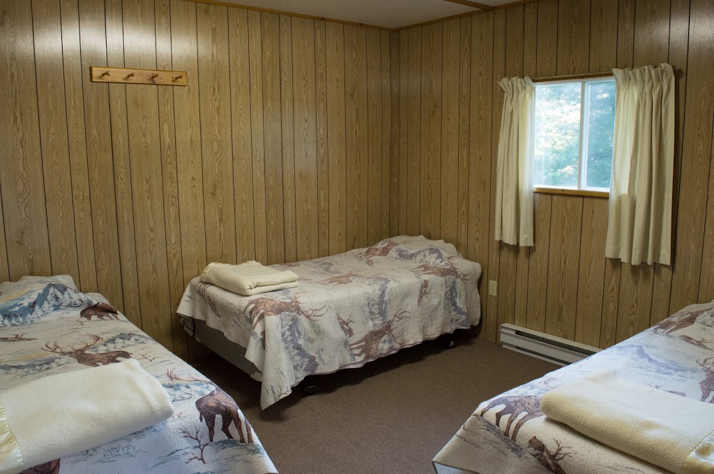 Bears Den Lodge | 2870 J Hartley Bay Rd, Hartley Bay, ON P0M 1A0, Canada | Phone: (705) 857-2757