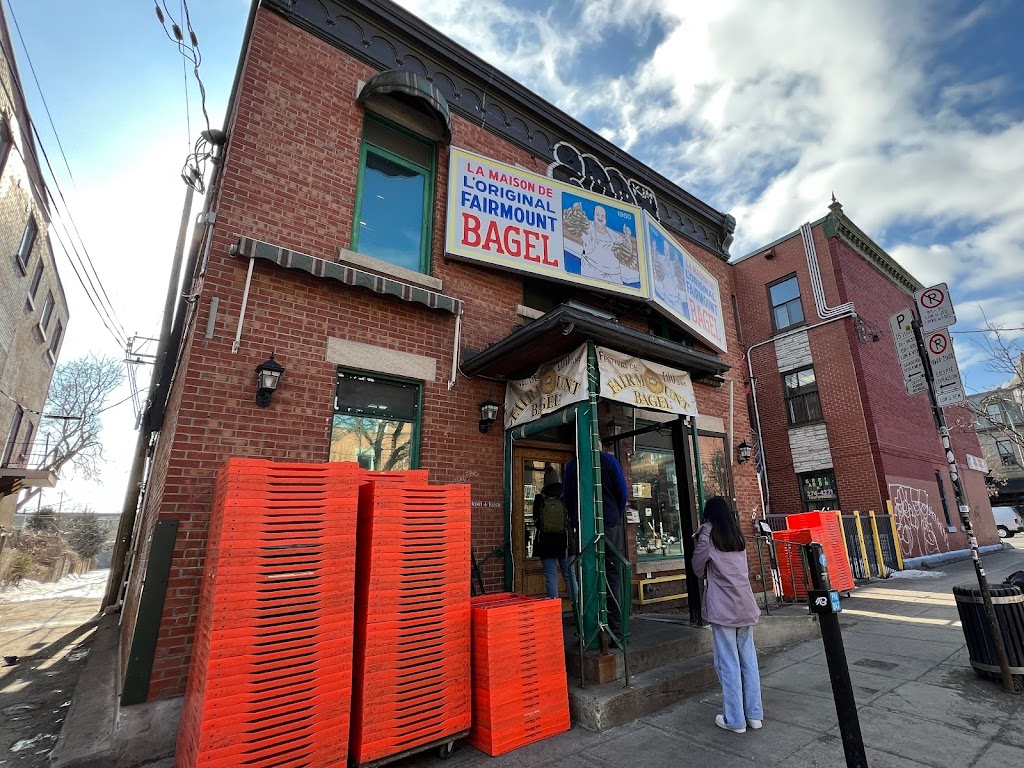 Fairmount Bagel | 74 Av. Fairmount O, Montréal, QC H2T 2M2, Canada | Phone: (514) 272-0667