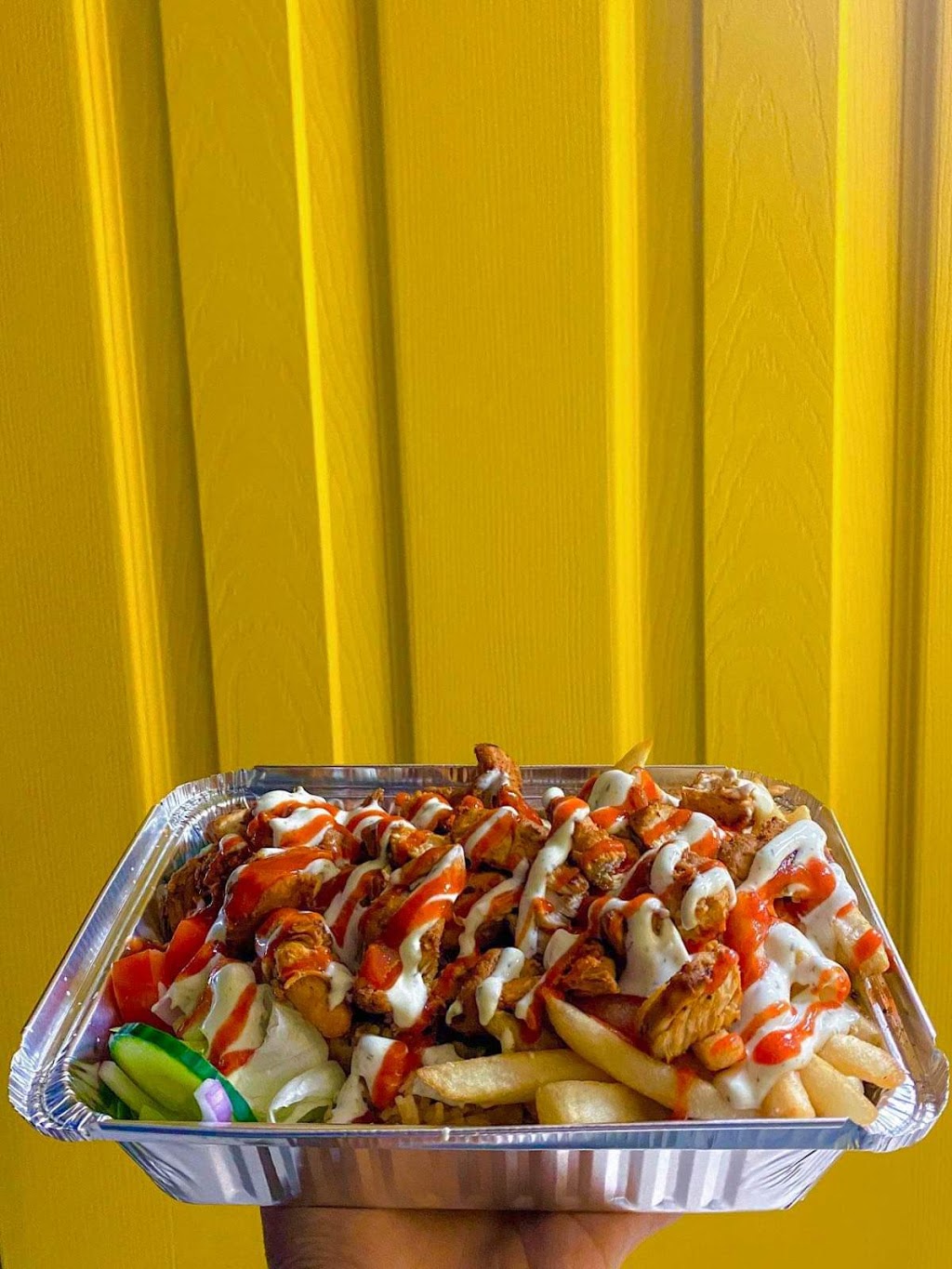 Lonzos Kitchen | 78 Nashdene Rd, Scarborough, ON M1V 5E4, Canada | Phone: (647) 786-9526