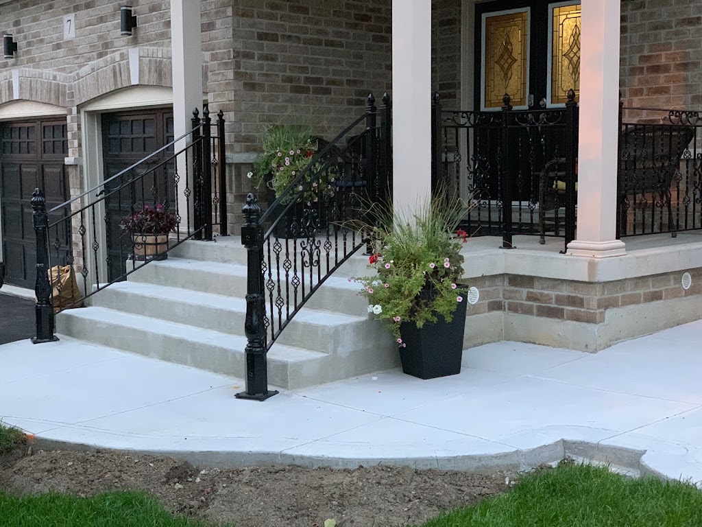 Luxury Fence and Railing | 2 Edvac Dr #1, Brampton, ON L6S 5P2, Canada | Phone: (647) 923-5500