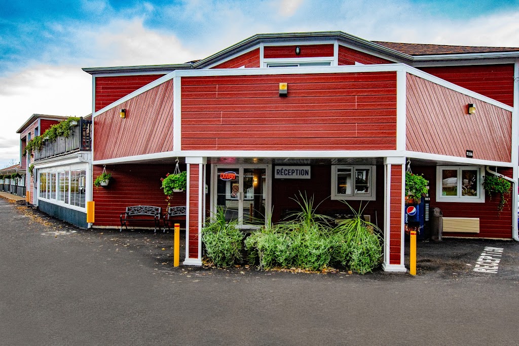 Hôtel Motel Le Châteauguay | 3842 Boulevard Sainte-Anne, Québec, QC G1E 3M3, Canada | Phone: (418) 661-0037